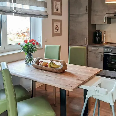 Reetdachhaus Kiek In' Wald Garz (Usedom)