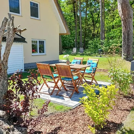 Reetdachhaus Kiek In' Wald Tatil Evi *